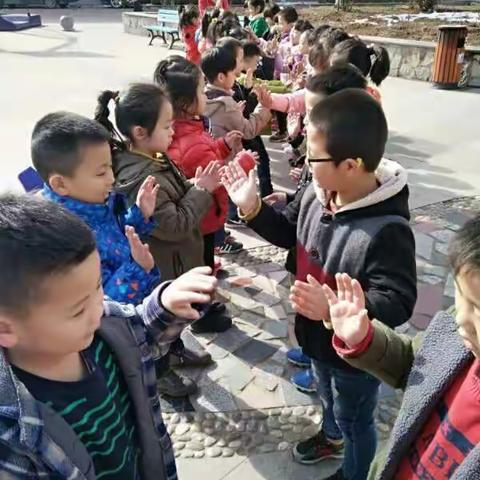 新宇幼儿园大二班――多彩的乐园！