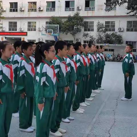 立足新起点，启航新征程——向阳学校迎国庆队列队形暨歌咏比赛