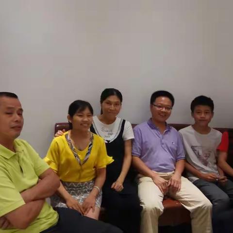 初一（7）班暑假家访记 家访，是学校与家庭共同教育好孩子的一道不可或缺的桥梁。