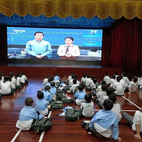 喜迎国庆,追梦少年---中港英文学校住宿部C3楼层