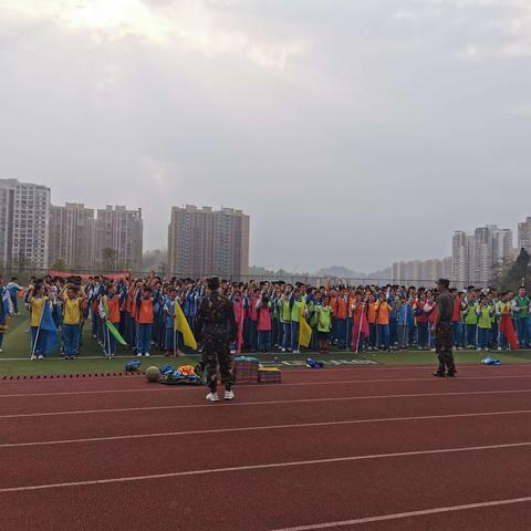 疫情就是命令，防控就是责任——遵义市第五十二中学因疫情防控为不能回家的孩子们组织了本次素质拓展活动