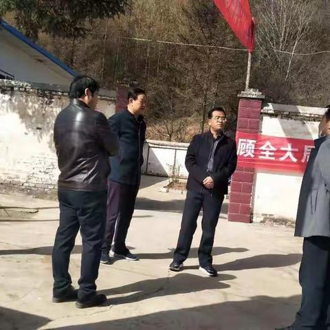 关山林管局领导深入麻庵林区督查工作掠影