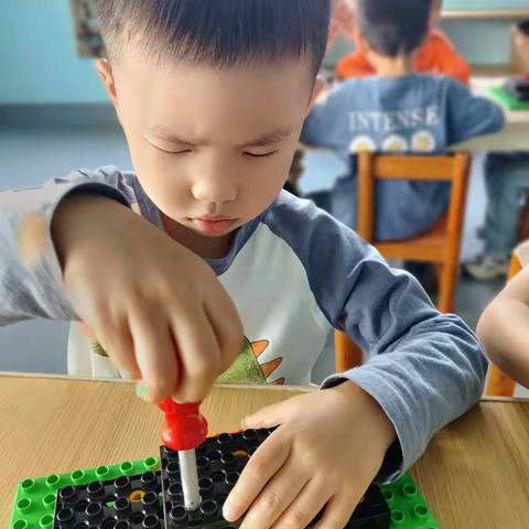 本周课堂主题：台灯