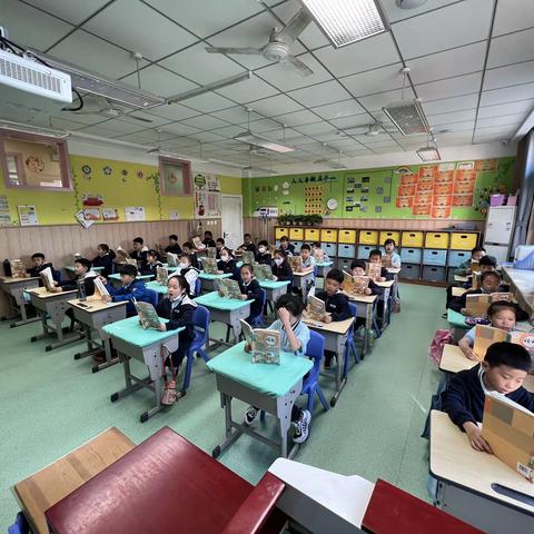 与黎明共舞，与诵读为伴