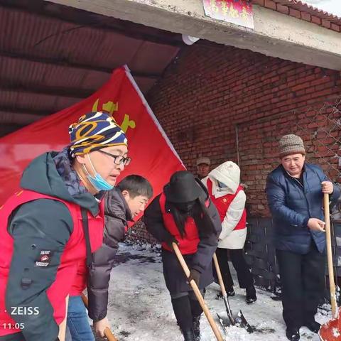 【我为群众办实事】“以雪为令保畅通  志愿服务解民困”     科左后旗信访局深入平房区开展紧急救援