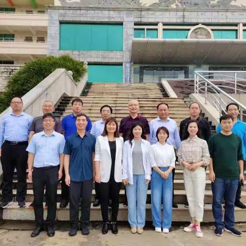 读行走的书   敲未来的门