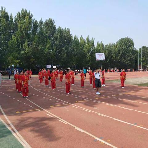 运动点燃激情，拼搏展现风采 ——潍城区芙蓉小学