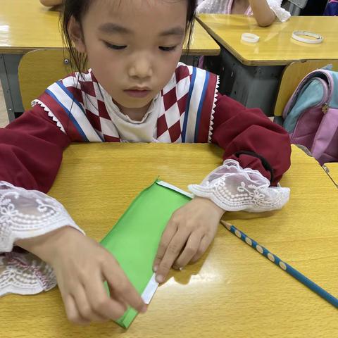 “粽情飘香”——2106班劳动课后服务