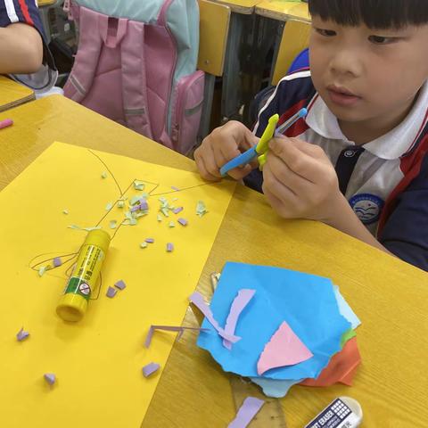 创意美劳 做大树🌳——2107班课后服务