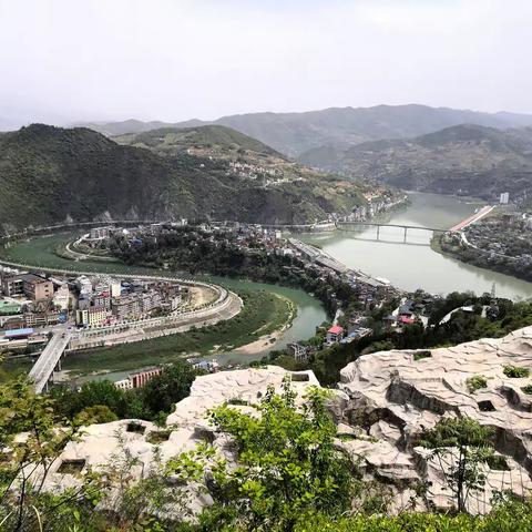 蜀河访古镇        旬阳看太极