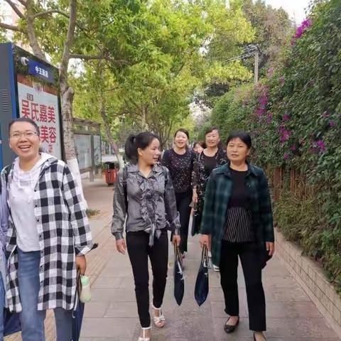 踏着晨曦，我们依然在不断充实自我！