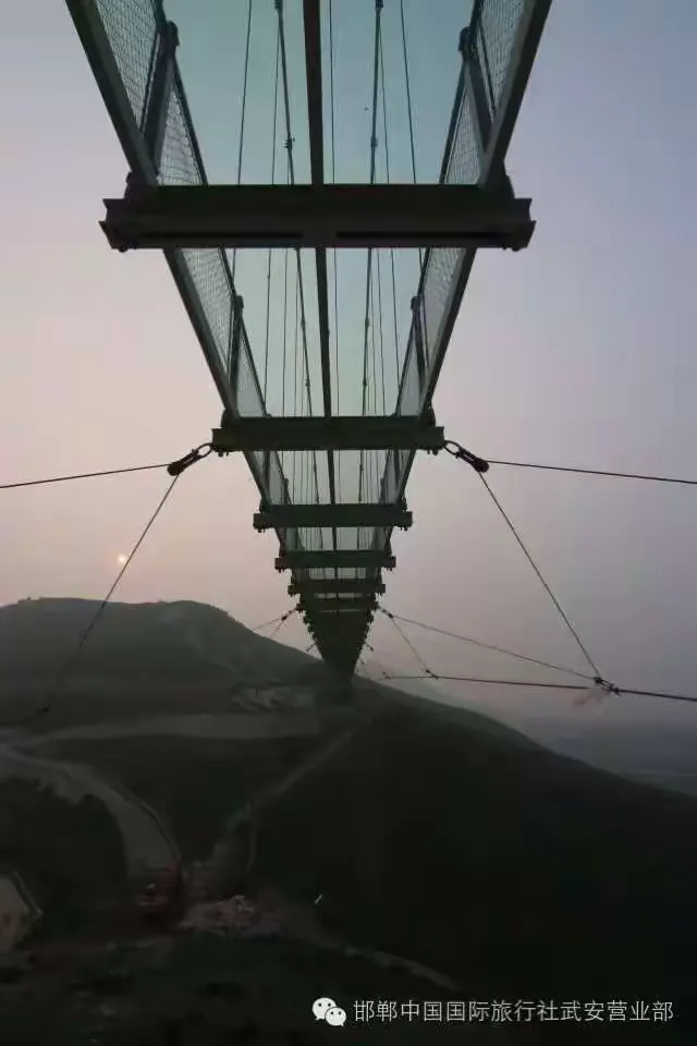 永年朱山石刻玻璃吊桥