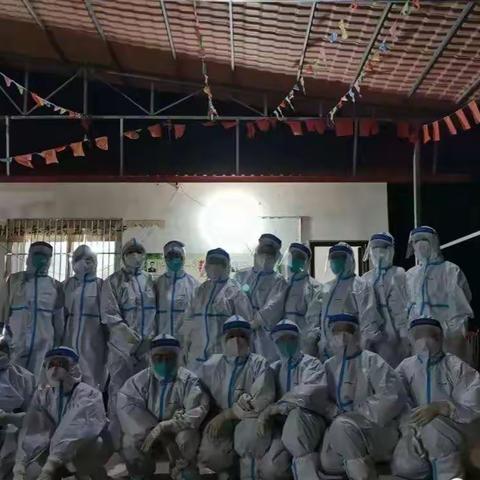 2021年7月29日疫情来临时~成都311名白衣战士8个小时完成37498人核酸检测……