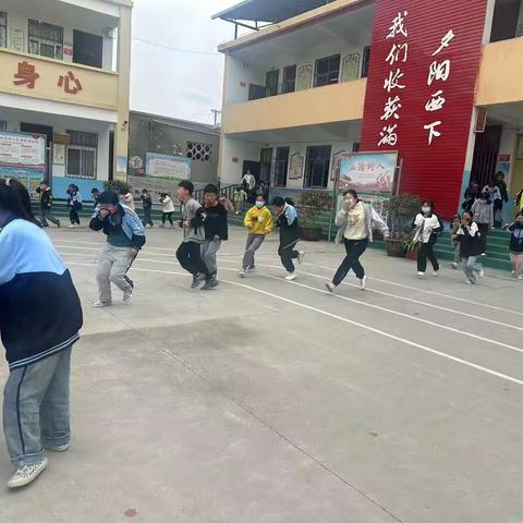 消防演练，防患未然——洛宁县长水镇中心小学举行消防演练活动