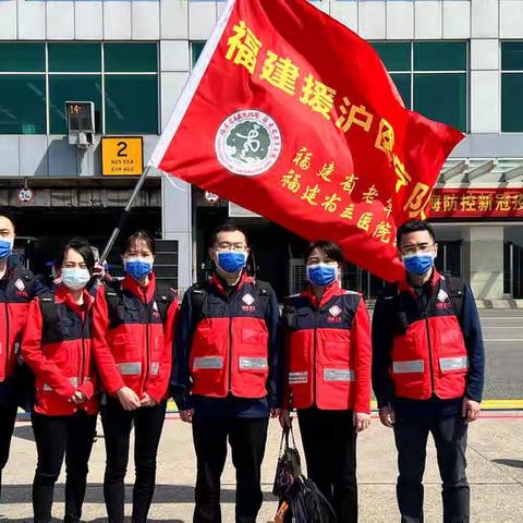 披坚执锐、攻坚克难