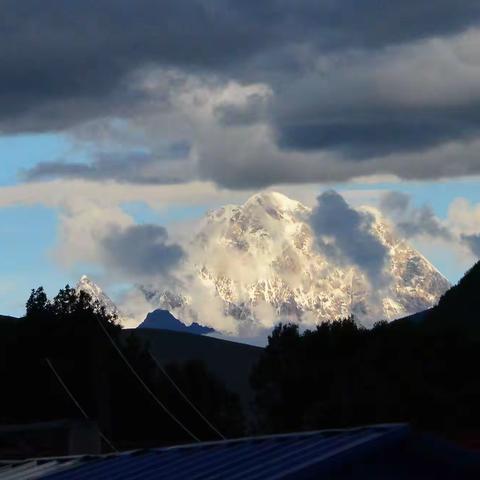 膜拜神山，触摸冰川河