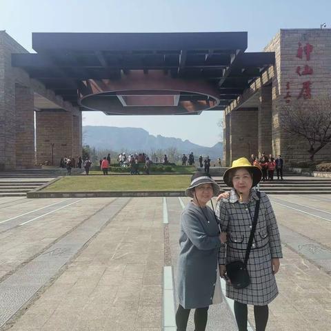 三八妇女节跟团神仙居一日游。