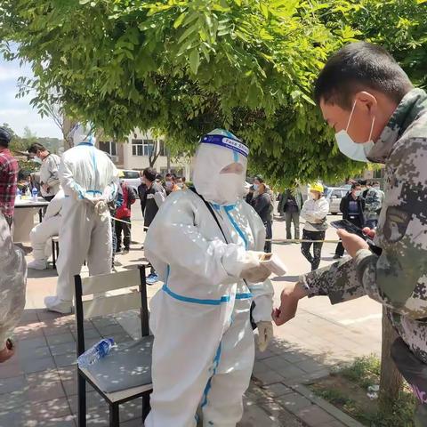 元宝山街道【北园社区】共同携手    全员核酸   抗击疫情   共筑堡垒