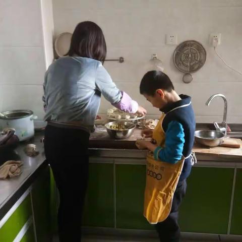我是池阳小学三年级的罗子峻，我正在参加池阳小学2019寒假“微实践 ”活动。