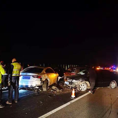 中原高速郑州分公司一路三方联勤联动、全力护航高速公路保通保畅工作