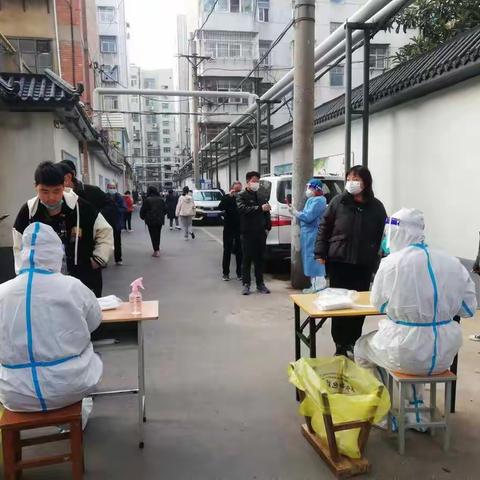 带伤上阵的大哥与不理解的居民