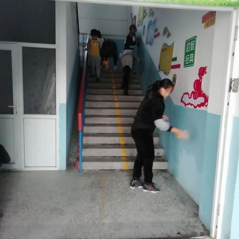 共建美好校园 共享美好环境——侯马市紫金山街小学卫生工作纪实