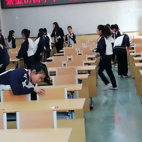 珍惜他人劳动做文明师生