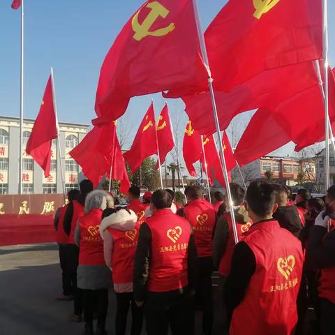 党旗在封闭管理小区迎风飘扬 ---五中党支部疫情防控一线系列报道