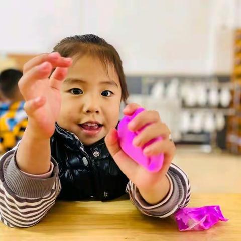 幼儿园的简单小快乐—记录小三班小朋友