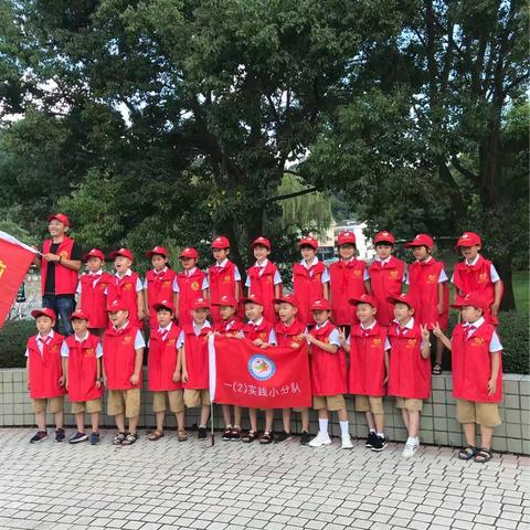 垃圾不落地，城市更美丽，小手拉大手，文明一起走