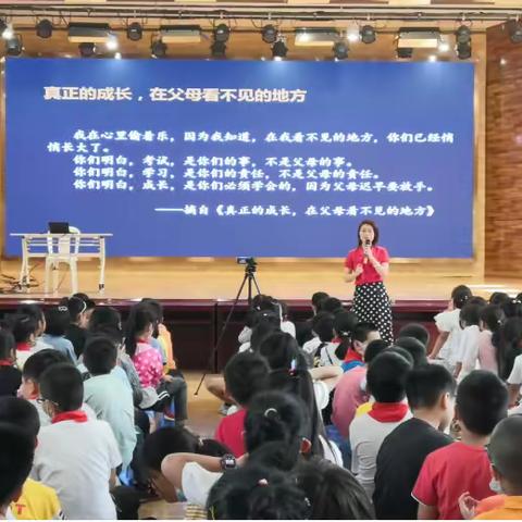 读书有道 书香无限----名作家吕瑜洁走进我校开展阅读指导讲座
