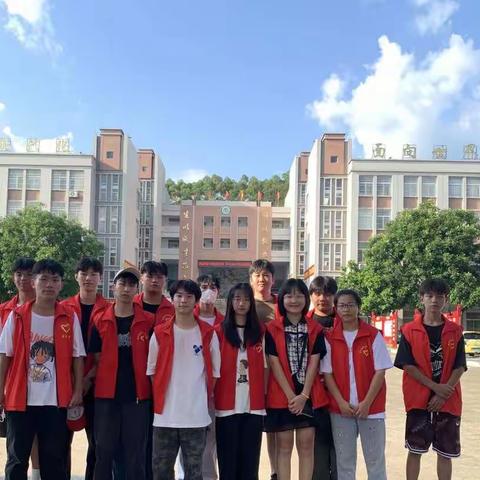 新学年 新篇章——霖田中学迎接新生志愿者活动