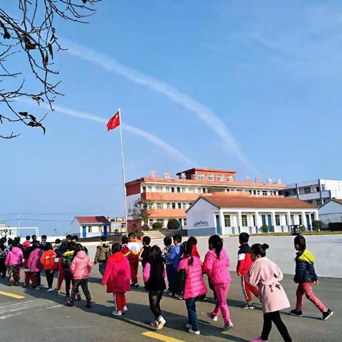 练铺学校幼儿园大班幼小衔接之参观小学半日活动