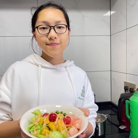 不负美好“食”光---记富春中学七（13）班美食达人秀