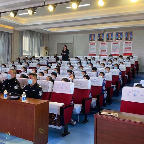 交通安全进校园 筑牢学生安全关