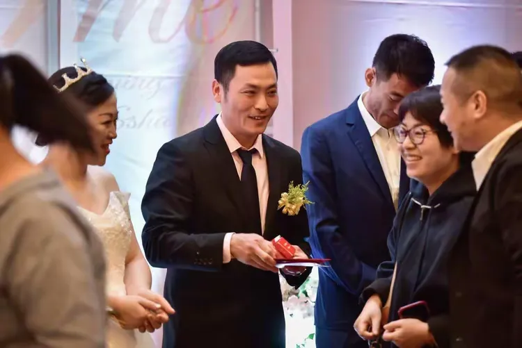 恭喜：陆建明 、方 莎 喜结连理 早生贵子！