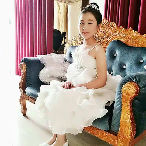 小鱼声乐培训中心"歌声嘹亮，唱响未来"与8月7日，8日分别在万汇广场与化峪邢堡进行汇报演出，欢迎大家观看直播