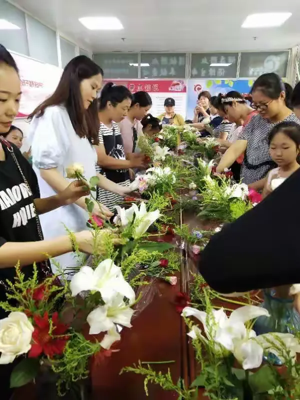 —8月22号台儿庄区人民医院妇产科门诊孕妈插花会