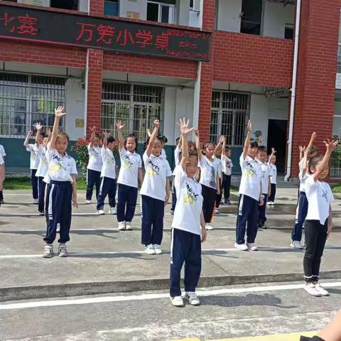 广平万筹小学桌舞比赛