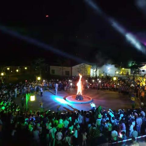 蓝田瑶族乡2019年瑶族少女成年礼“舞火狗”礼成！