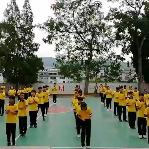 太拔中学弘扬武术精神