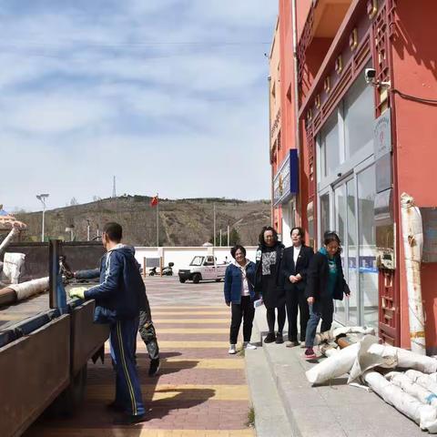 赤峰广电发射台开展捐赠健身器材进社区活动