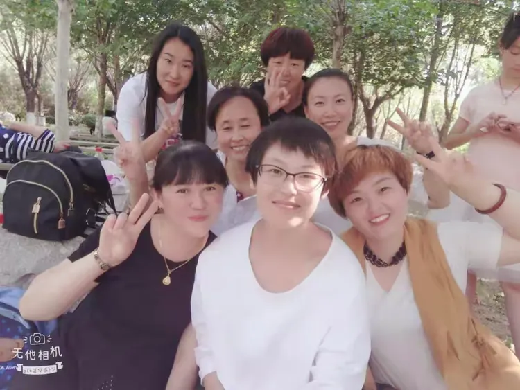 看看我们的妈妈团