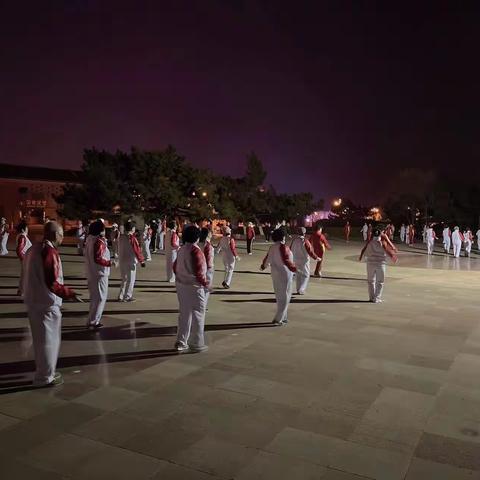 持之以恒的文化志愿者—记蓬莱广场舞协会健身团