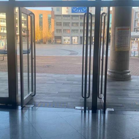 【本溪一中餐厅】餐厅消毒通风异物挑拣