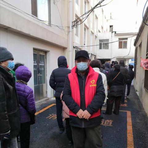 【太原街街道中山社区】疫苗接种筑屏障 “邻聚力”来当先锋