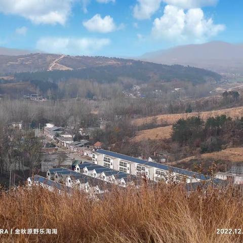 不畏浮云遮望眼 ，自缘身在最高层，(冬月十五登玉皇顶)