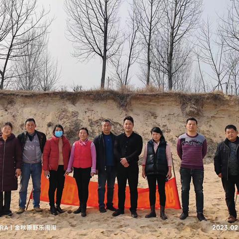 南阳大洋摔跤基地 村民趣味活动炉火纯青(南阳市卧龙区潦河坡镇 沟口村)一枝独秀