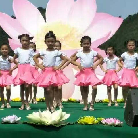 高陇舞宝贝舞蹈培训馆一周年快乐……祝所有的舞蹈宝贝们健康快乐的成长