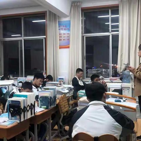 行至半山不停步，船到中流当奋楫——三门峡一高高二年级开展月考工作